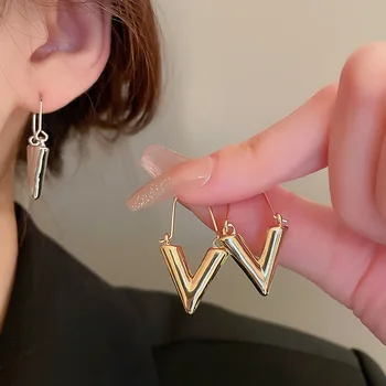 Korejski jednostavne dizajnerske naušnice-prsten sa slovom V, golden vintage naušnice boje metalik, hip-hop ukras za stranke za djevojčice