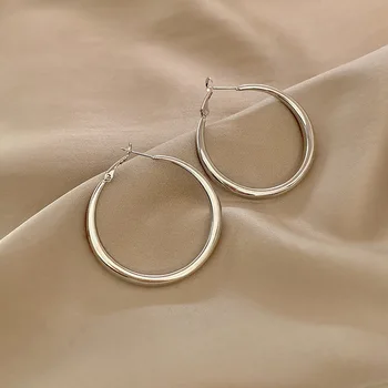 Naušnice u obliku geometrijskih krugova, ženski trend, преувеличенный dizajn naušnica