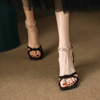 Nevjerojatan stil, modni jednostavne ženske sandale, novo ljeto 2023, francuski elegantan temperament, облегающий rezove, udobne cipele na visoku petu