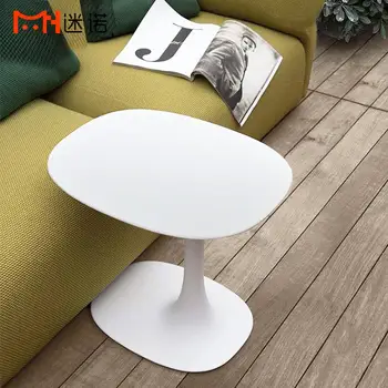 Skandinavski kreativni dizajn stolić od ojačane staklenim vlaknima plastike, jednostavan moderan dom kauč za dnevni boravak, karakterističan strana